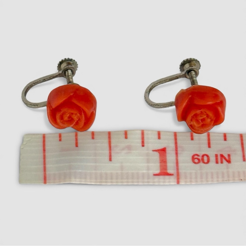 🌹 Vintage Carved Red Rose Screw Back Floral Earrings Faux Coral Jewelry - Picture 7 of 7